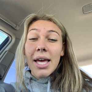 Meet your Posher, Auria